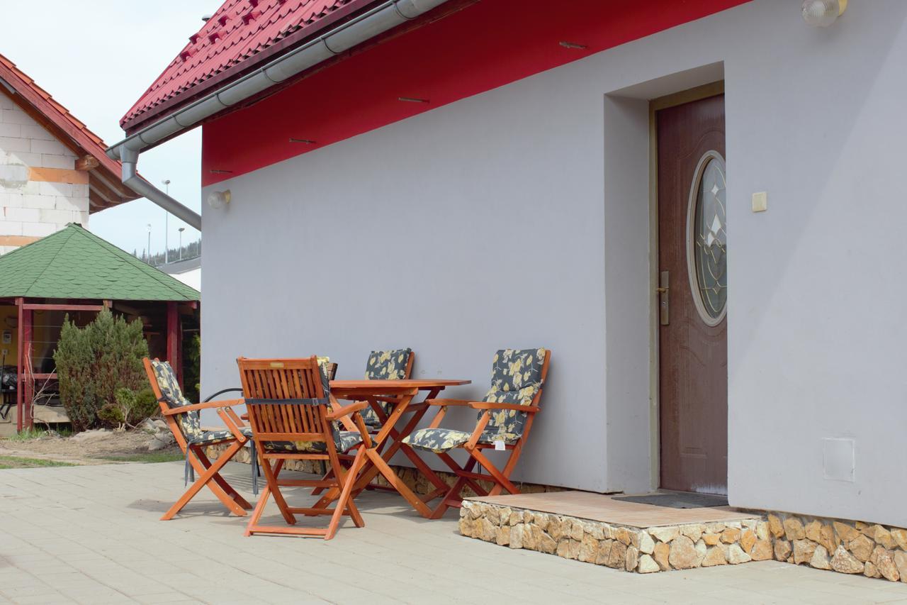 Petunia-Dom S Dvoma Spalnami Besenova Ngoại thất bức ảnh